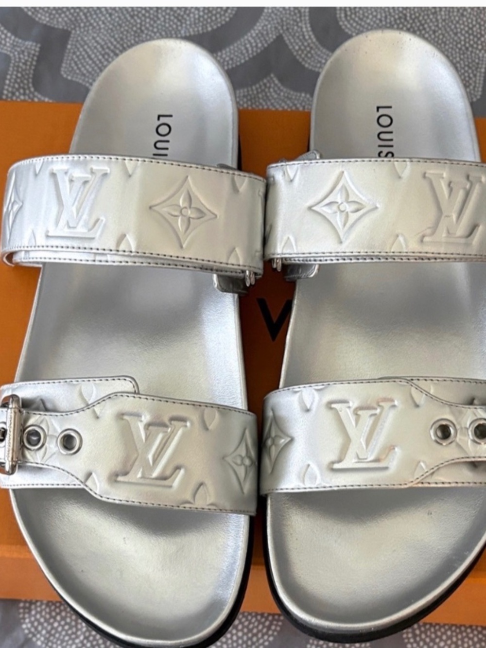 Louis Vuitton sandals in silver new!